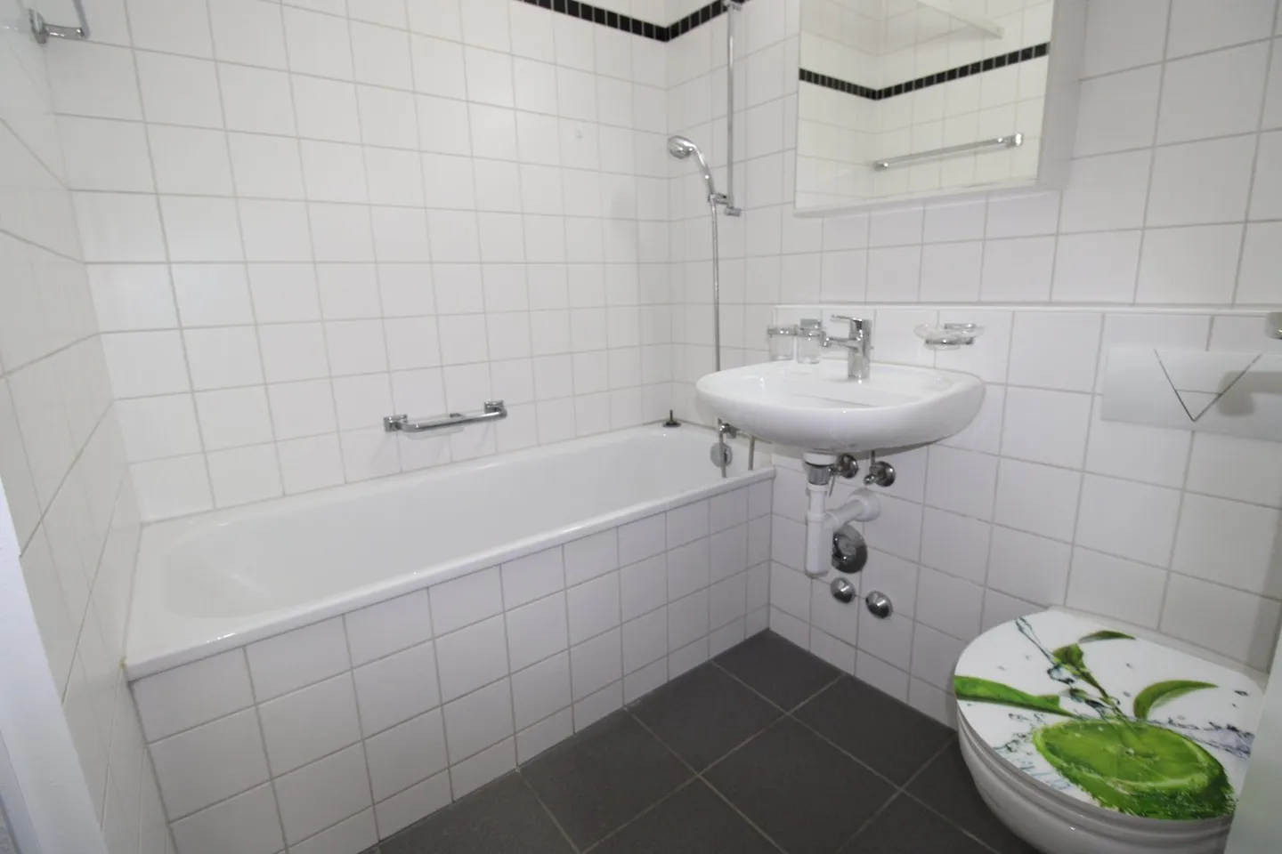 Ruhige 3-Zimmerwohnung nähe ÖV und Einkaufsmöglichkeiten - Foto 3 von 5