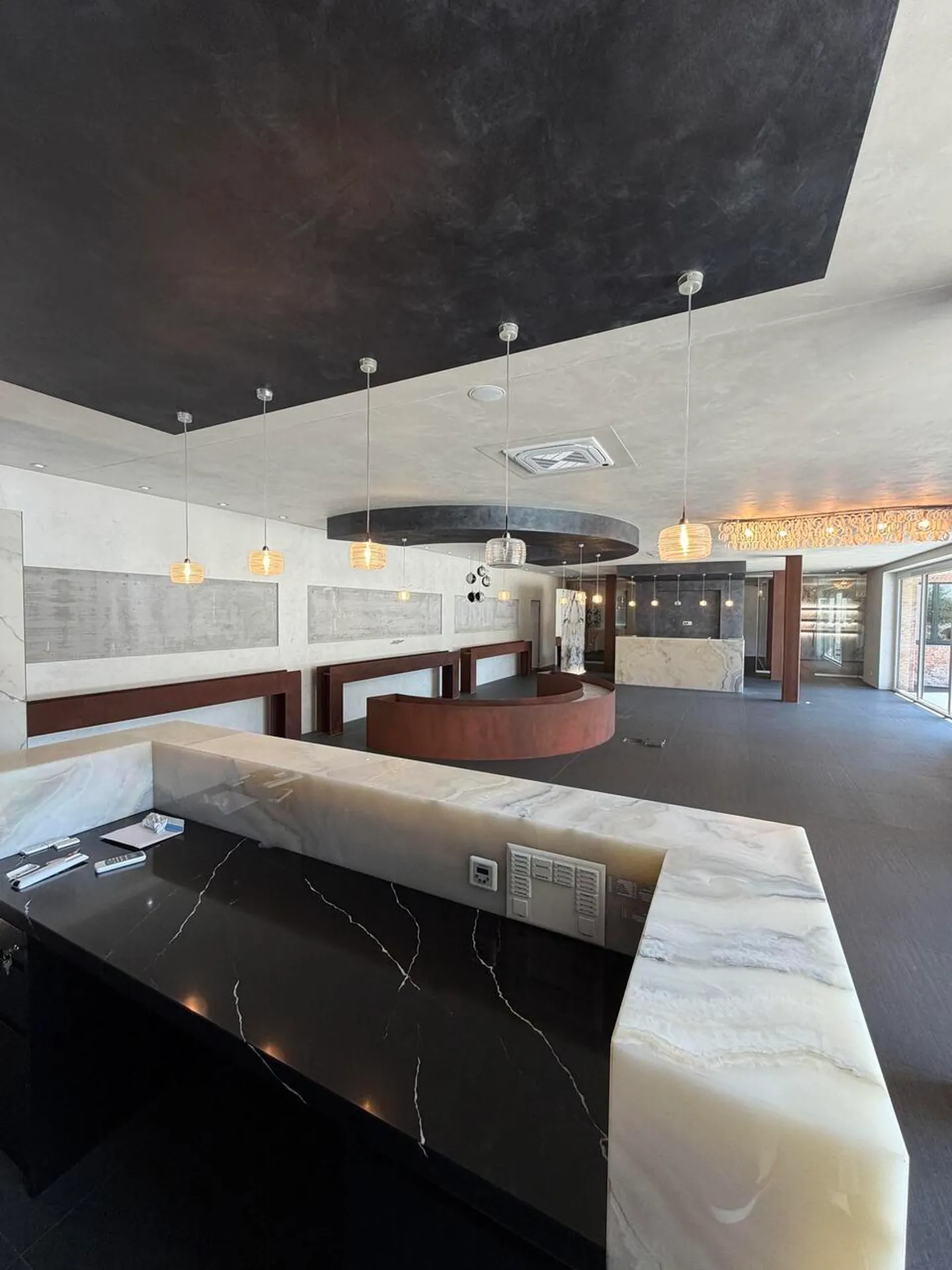 Versatile Showroom in Locarno - Photo 6 of 14