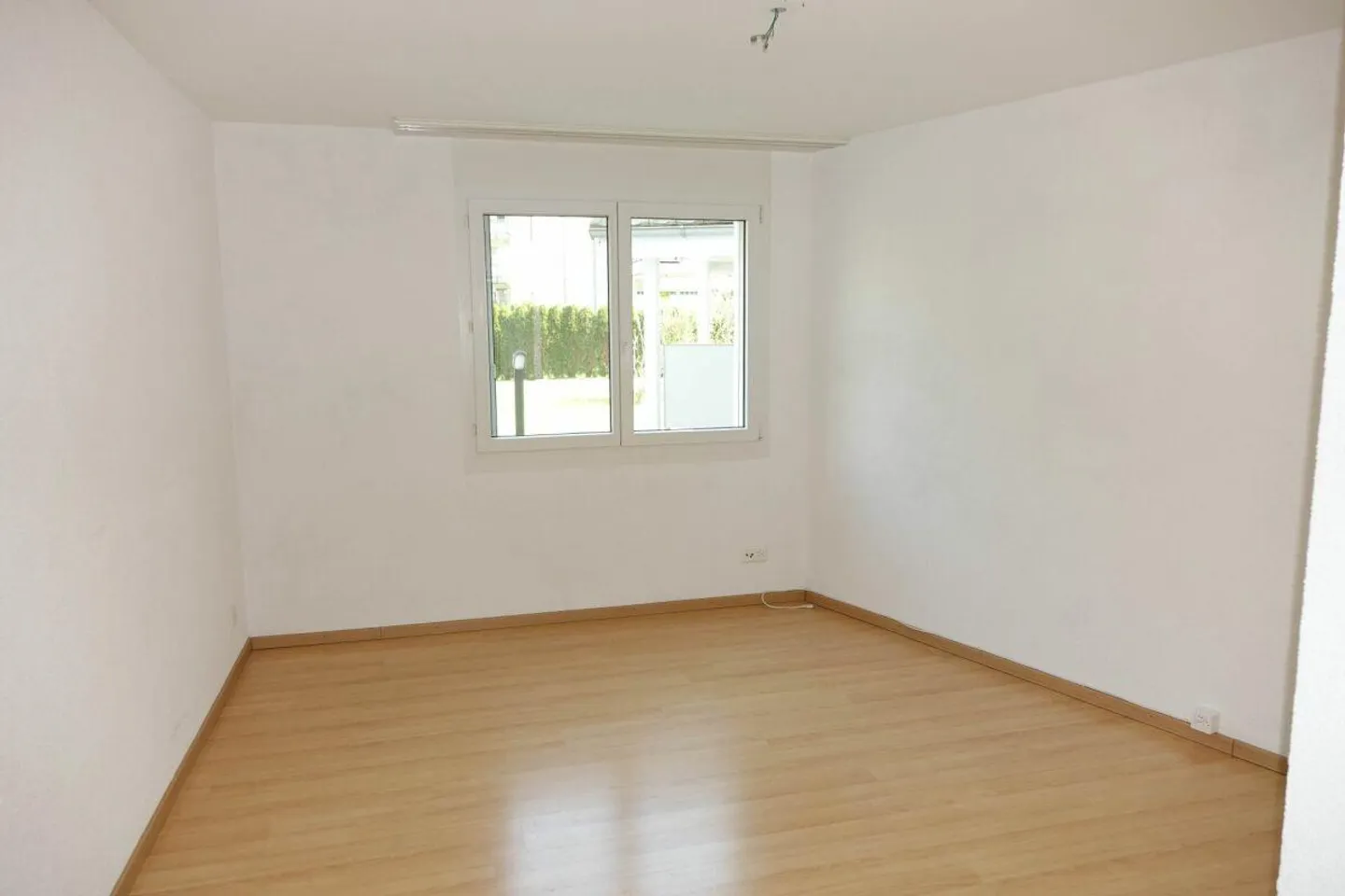 appartamento luminoso e spazioso con giardino - Foto 5 di 10