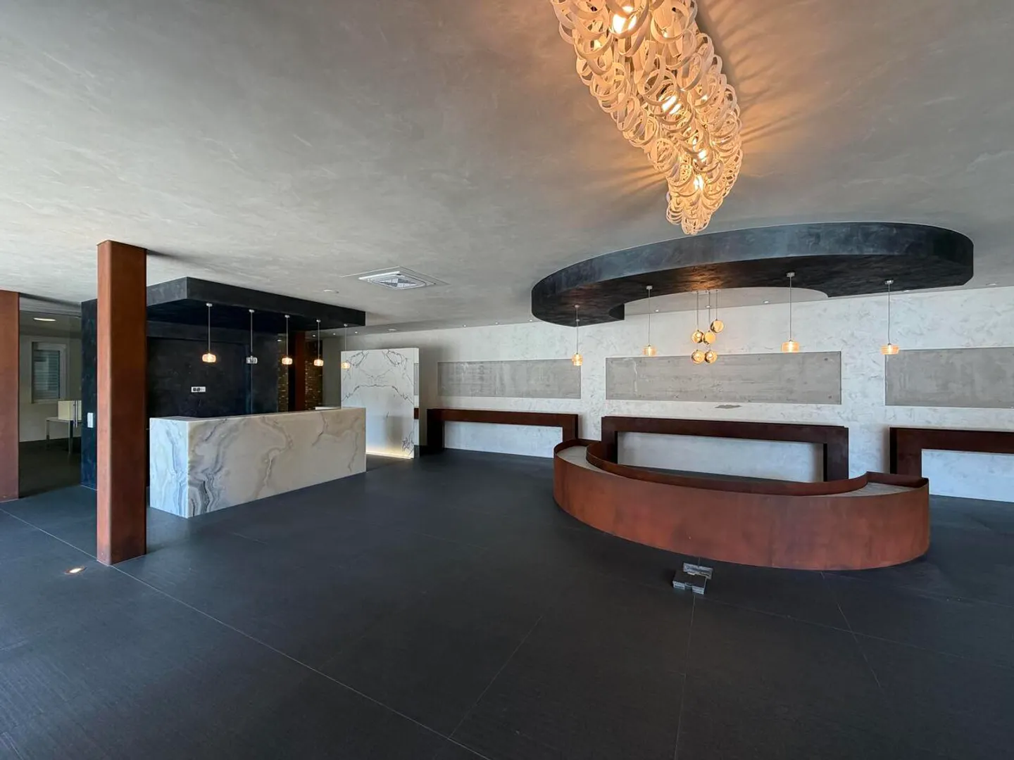 Versatile Showroom in Locarno - Photo 9 of 14