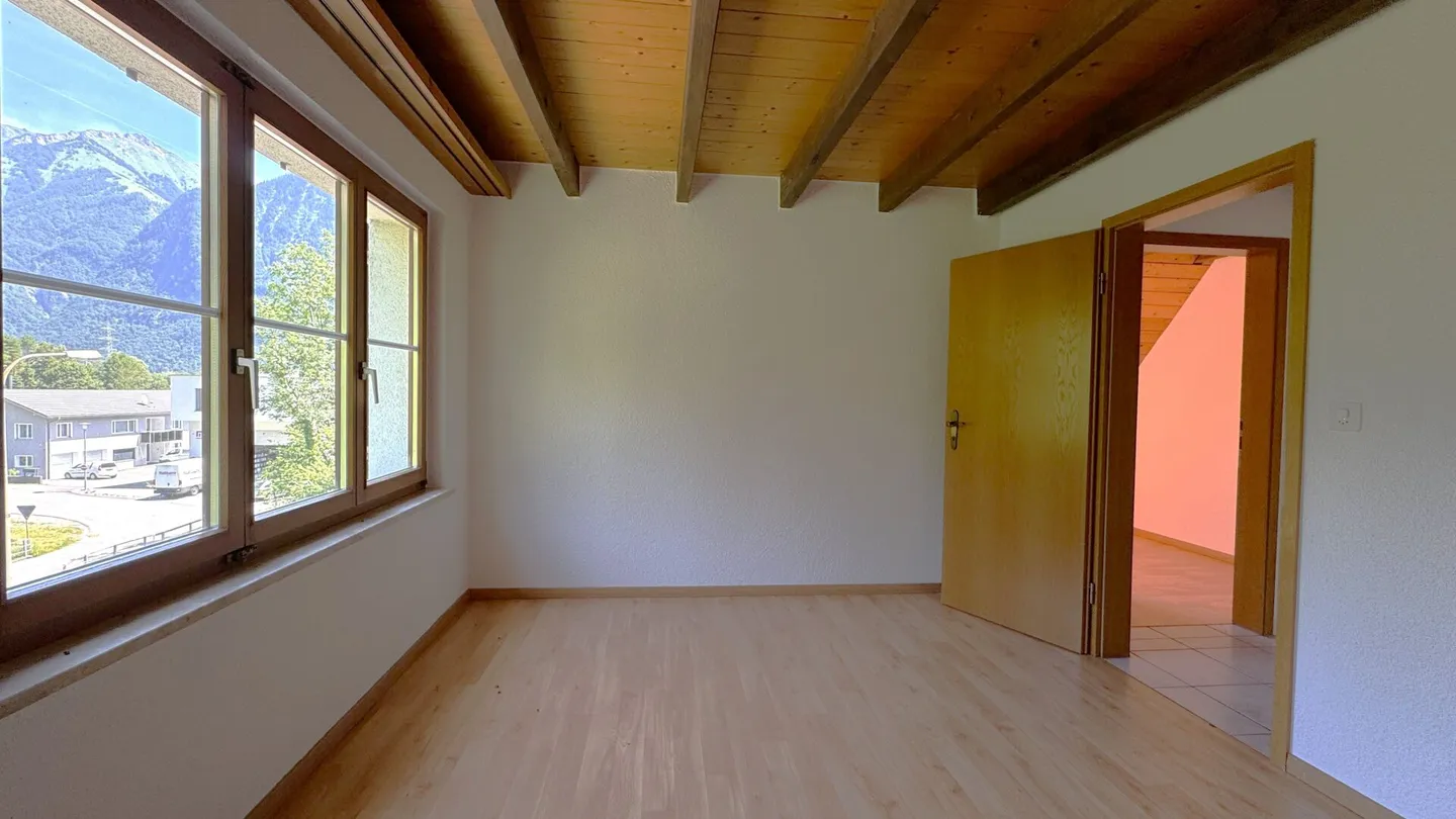 Grand Appartement Moderne de 4.5 Pièces avec Belle Vue sur les Montagnes - Photo 10 sur 16