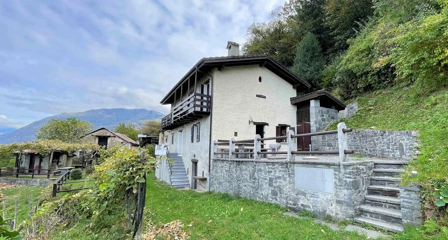 Rustikales Haus mit Panoramablick - Foto 1 von 13