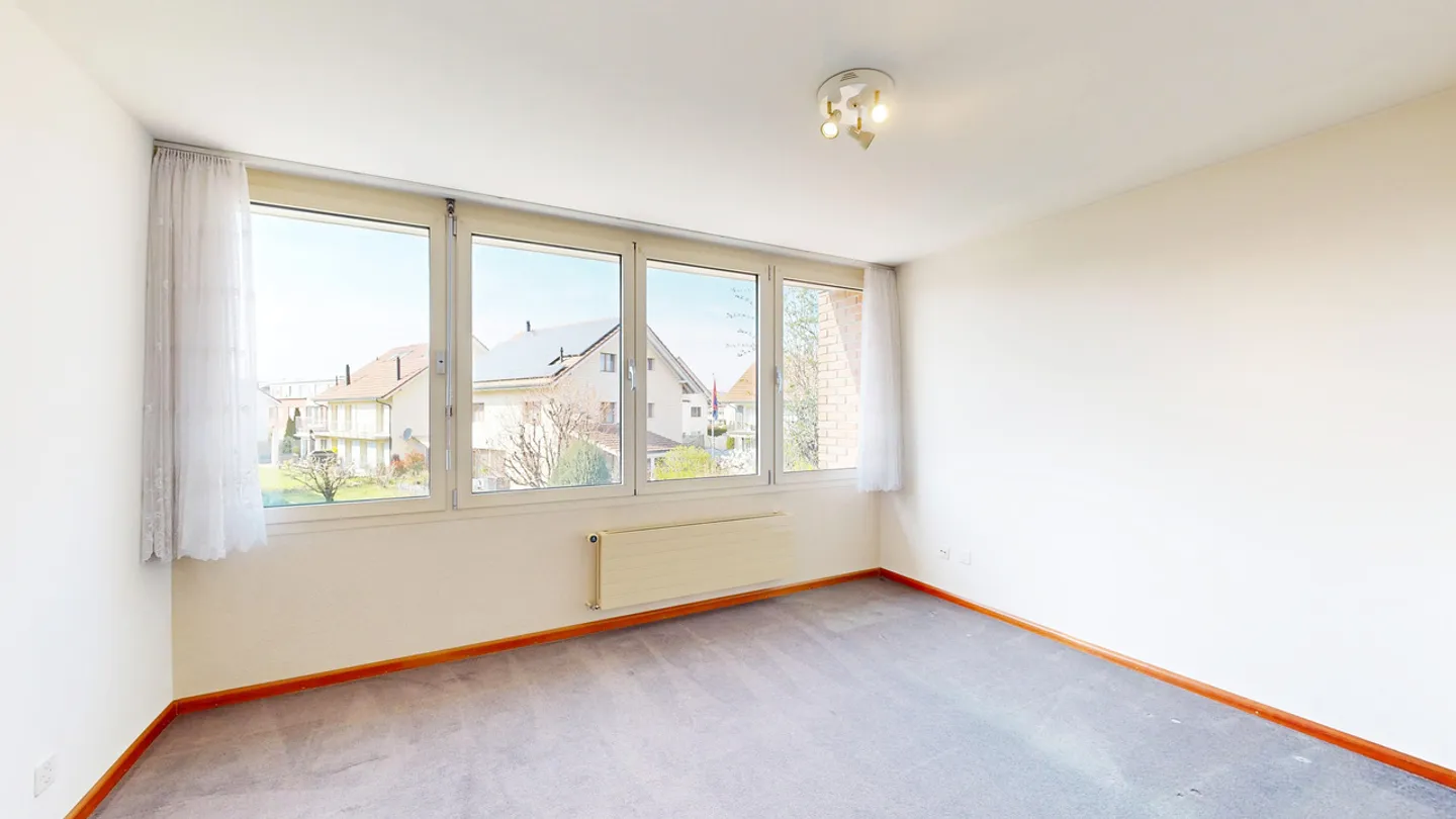 Attractive 5.5-room corner townhouse with garage in a wonderful location - Photo 7 of 11