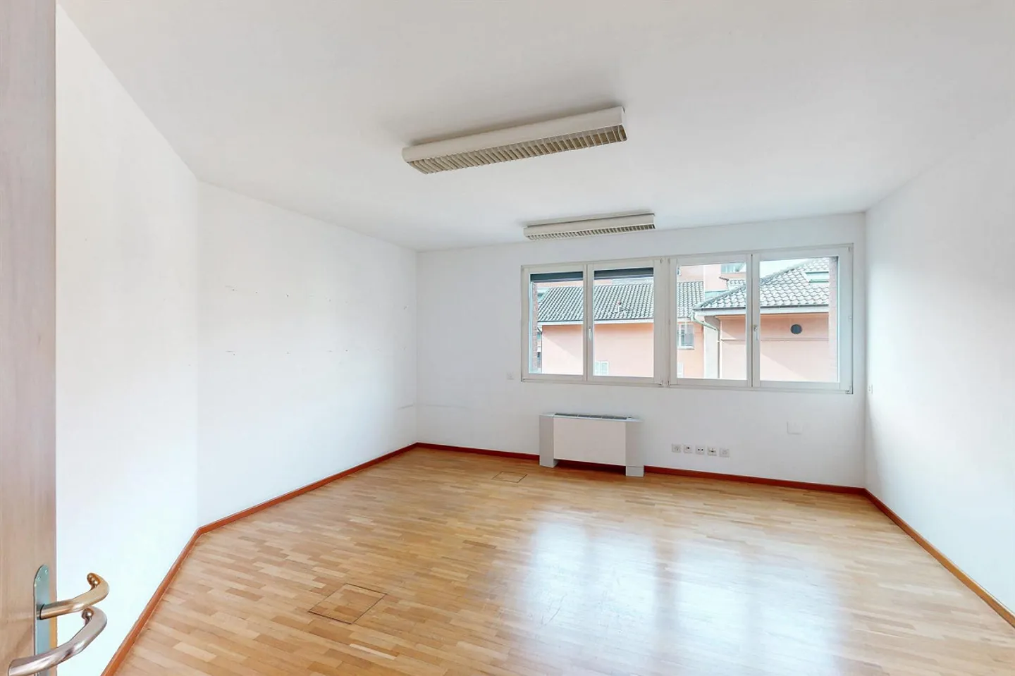 Prestigeträchtiger Büroraum in Mendrisio - 170 m² funktional und hell - Foto 4 von 13