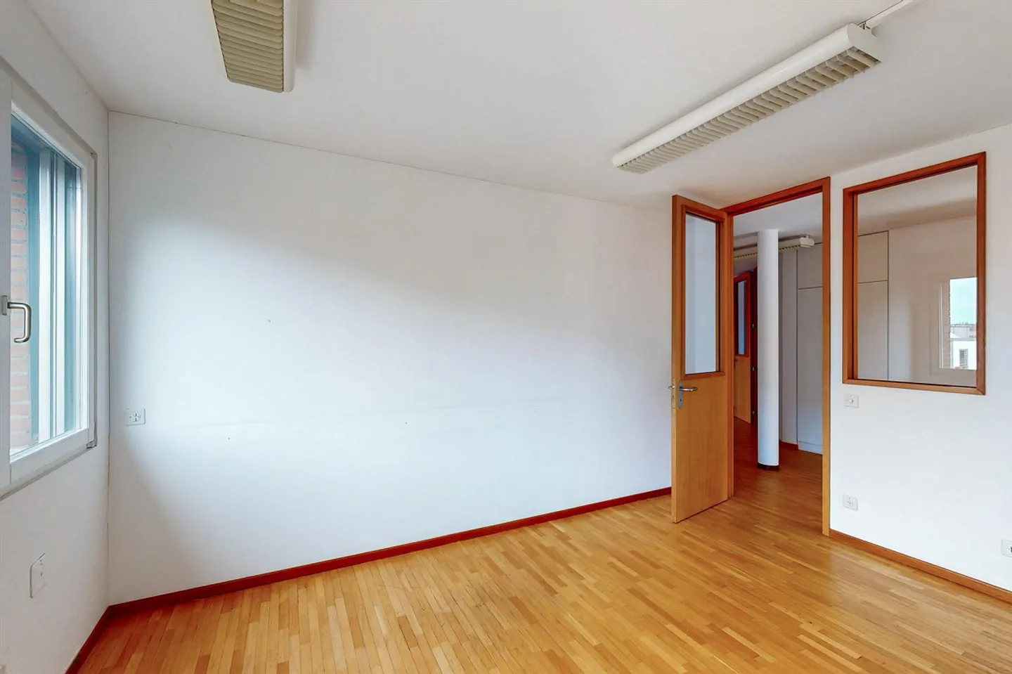 Prestigeträchtiger Büroraum in Mendrisio - 170 m² funktional und hell - Foto 7 von 13