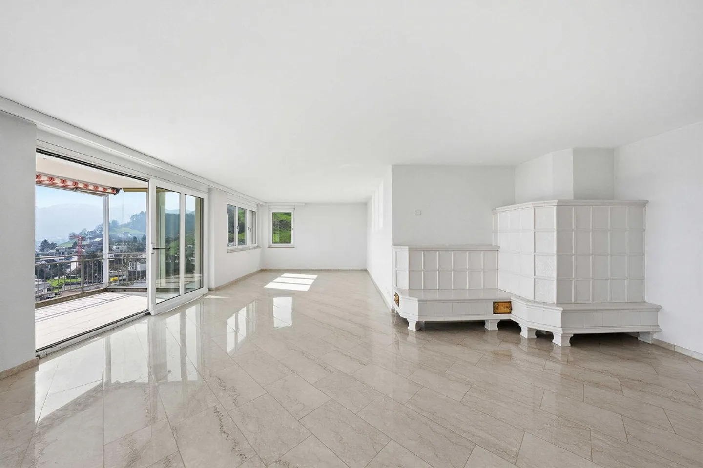 Helle 3.5-Zimmer-Wohnung - Foto 2 von 13