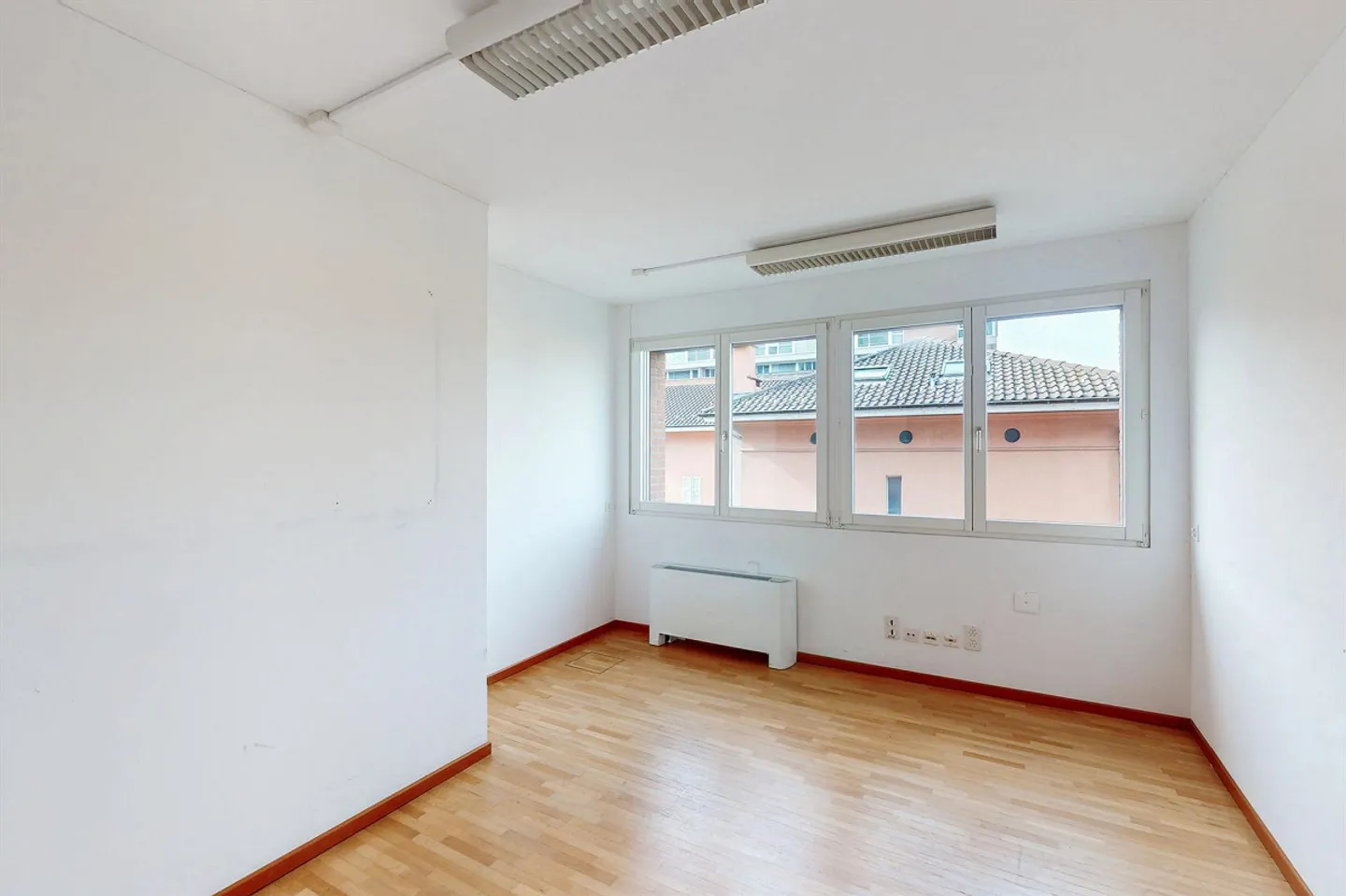 Prestigeträchtiger Büroraum in Mendrisio - 170 m² funktional und hell - Foto 8 von 13