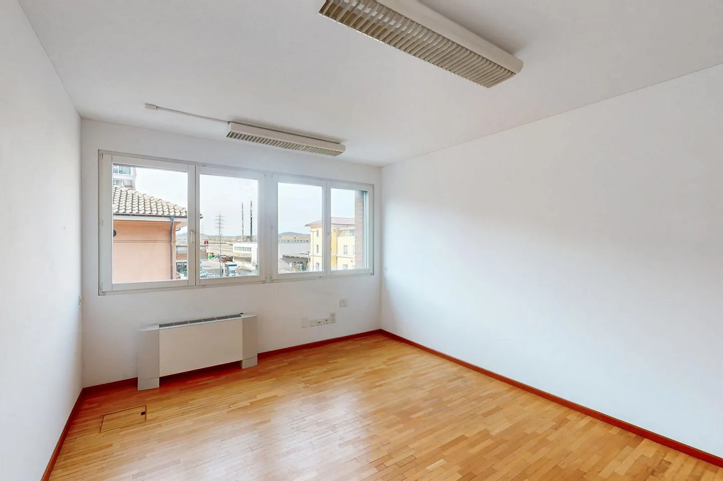 Prestigeträchtiger Büroraum in Mendrisio - 170 m² funktional und hell - Foto 10 von 13
