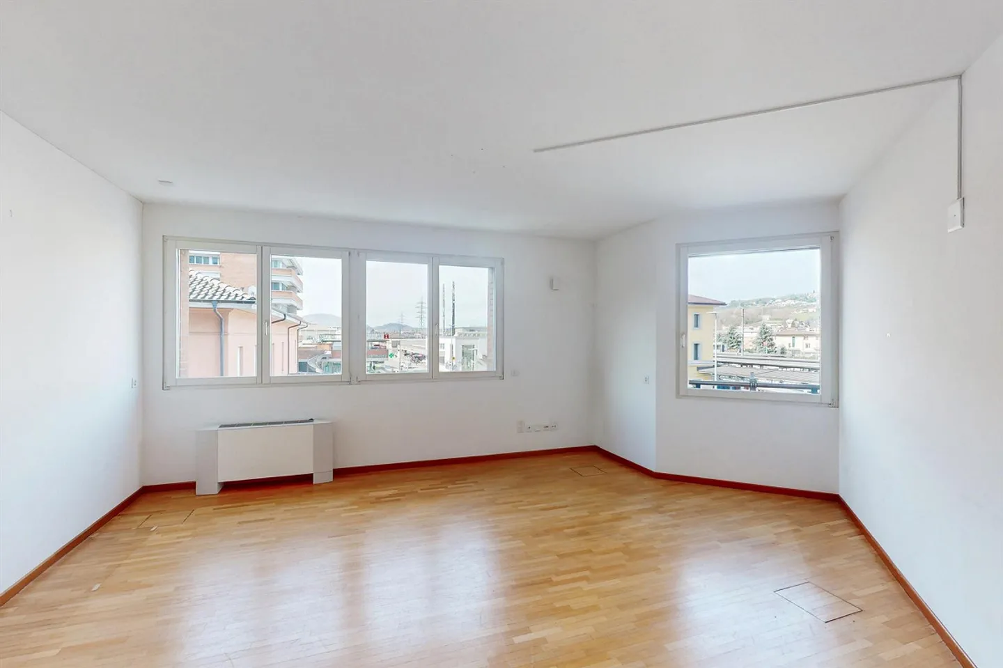 Prestigeträchtiger Büroraum in Mendrisio - 170 m² funktional und hell - Foto 11 von 13