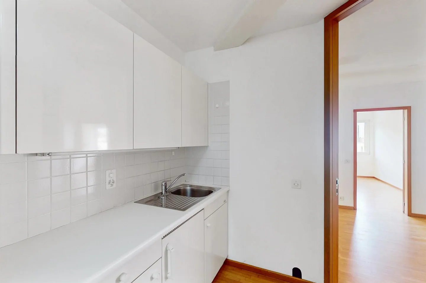 Prestigeträchtiger Büroraum in Mendrisio - 170 m² funktional und hell - Foto 12 von 13