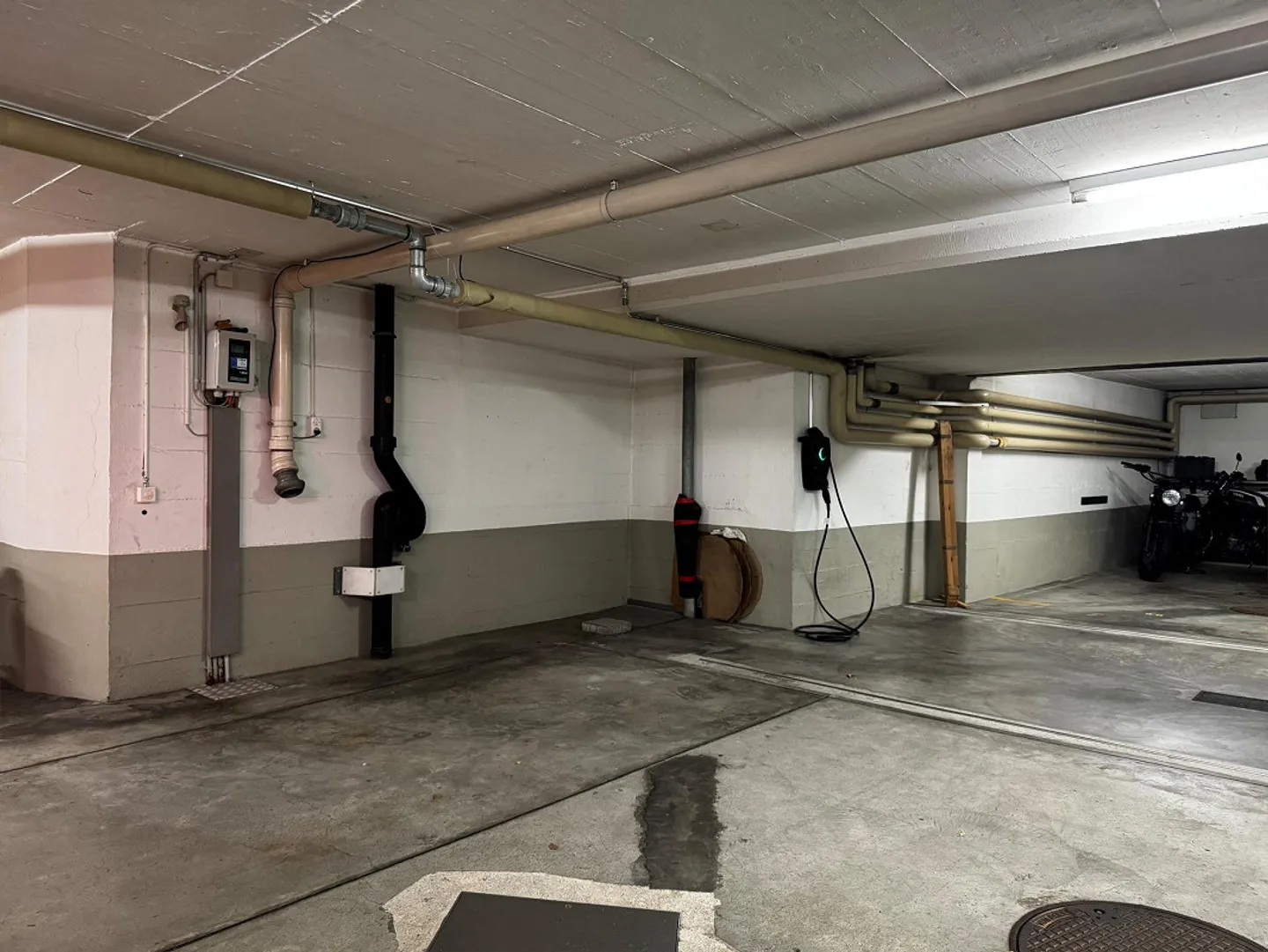 Parking space near Zytglogge prepared for charging station - Photo 2 of 2