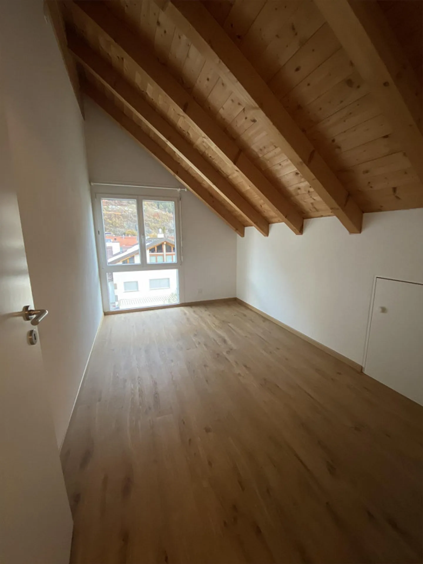 Appartamento mansardato di 4,5 stanze soleggiato - Foto 4 di 8