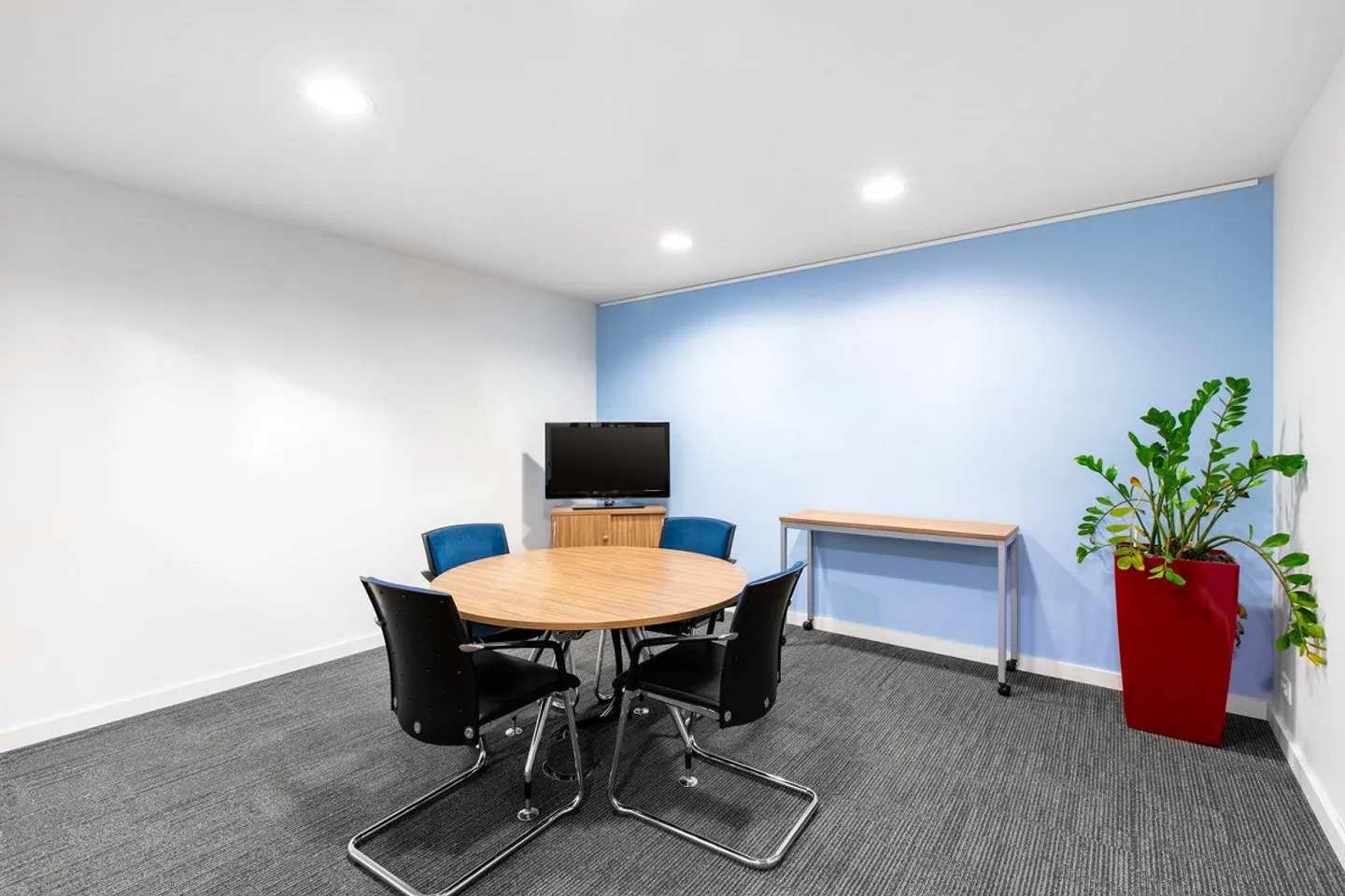 Privater Büroraum für 4 - Foto 1 von 8