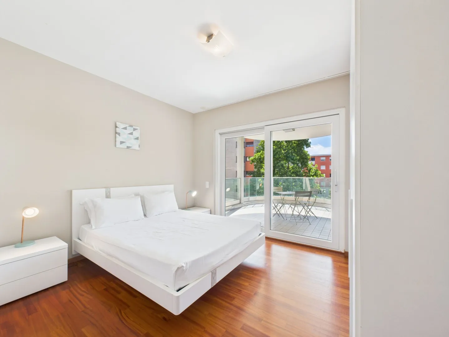 Ottimo investimento affitti brevi - Elegante appartamento 3.5 locali con doppi servizi - Foto 9 di 18