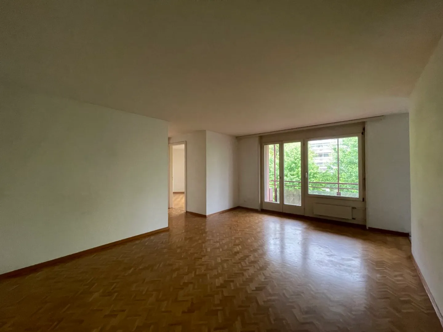 Edificio in una zona tranquilla e verdeggiante - Foto 2 di 6