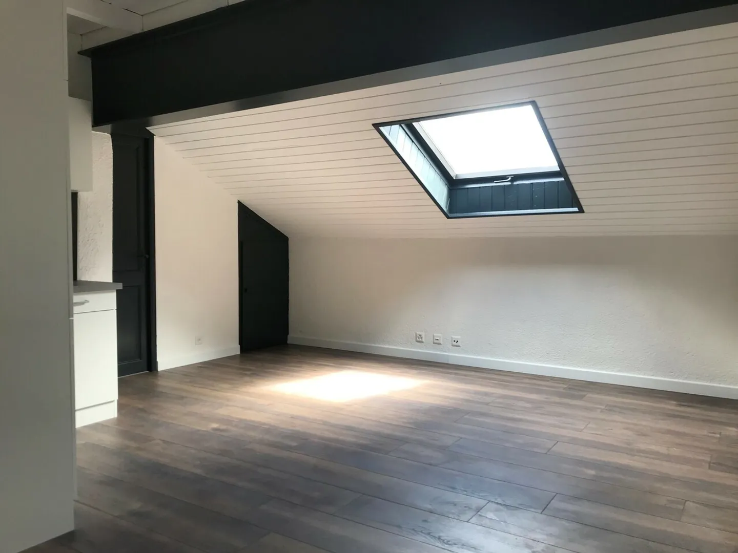 Pretty attic studio - Photo 1 of 3