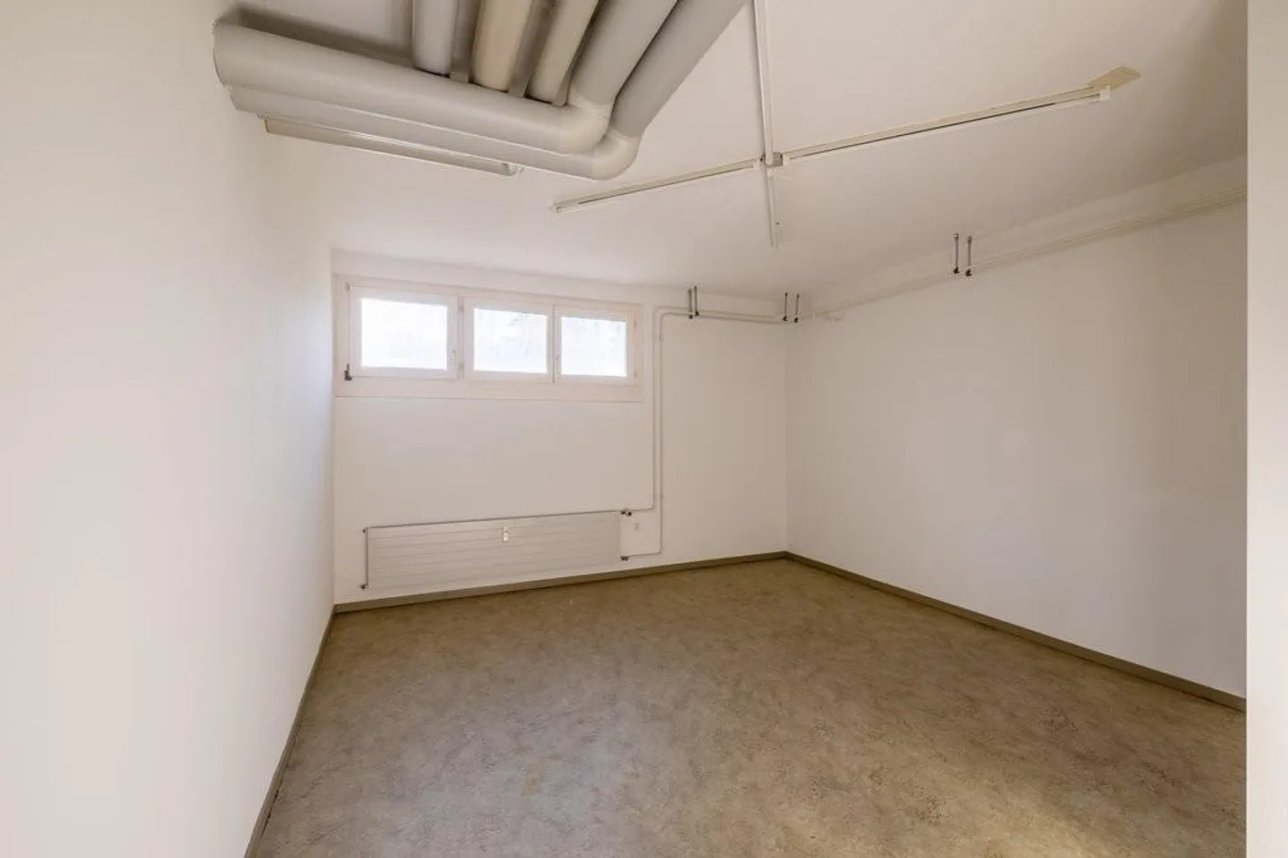 Craft room for rent - Photo 4 of 5