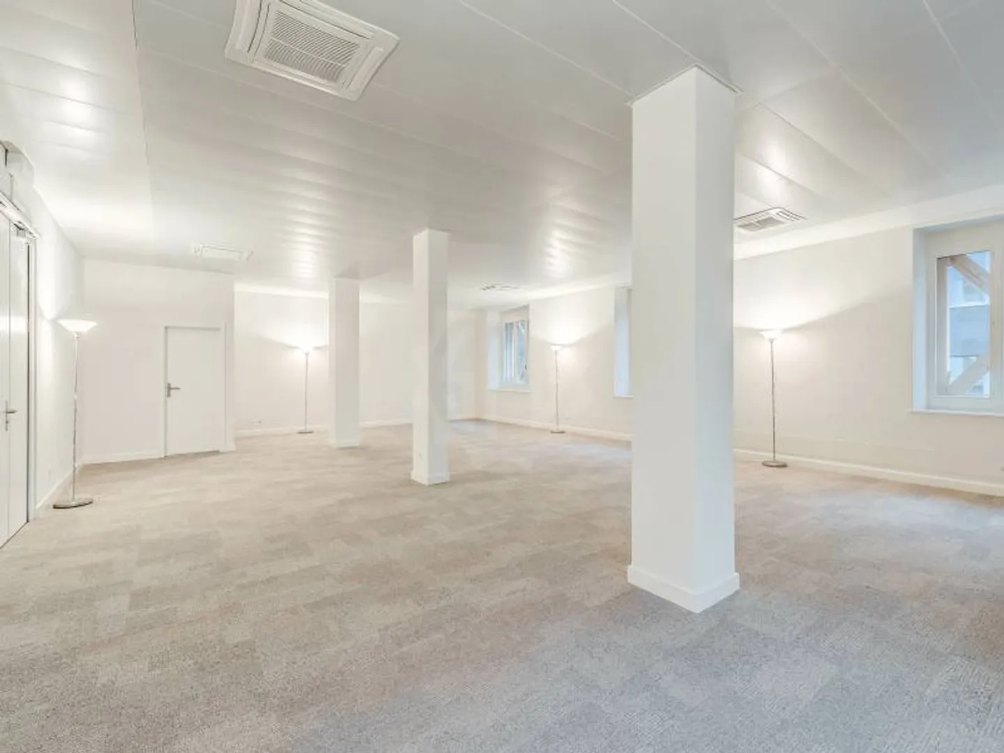 Spazio ufficio ristrutturato a Ginevra - Foto 4 di 9