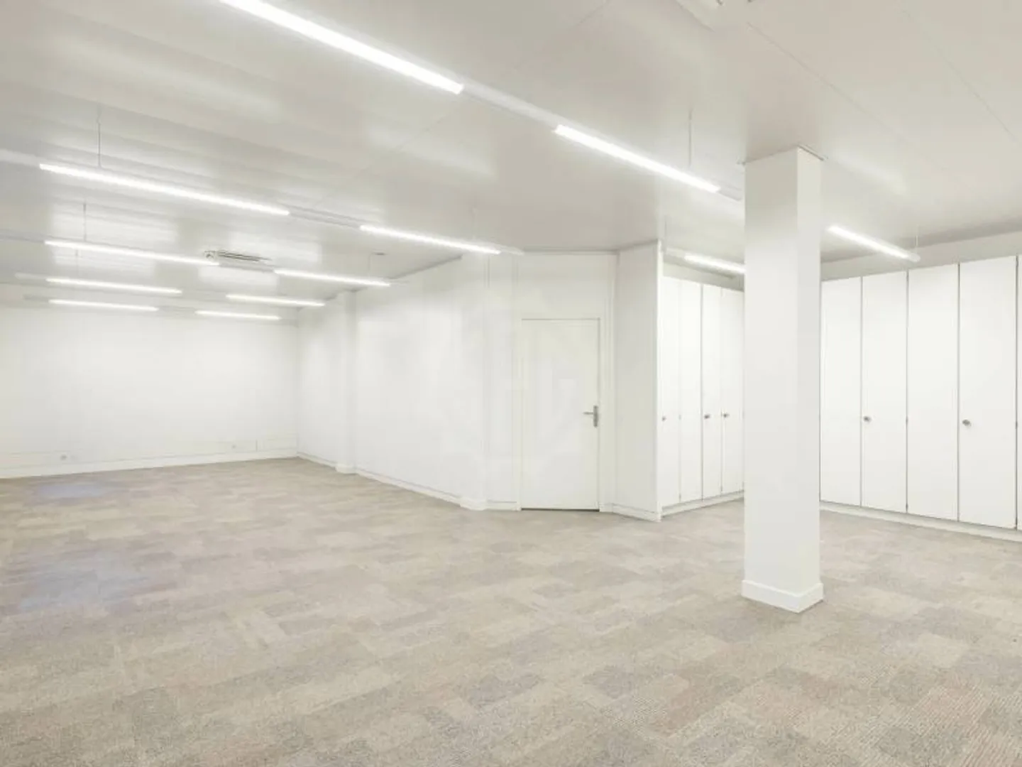 Spazio ufficio ristrutturato a Ginevra - Foto 5 di 9