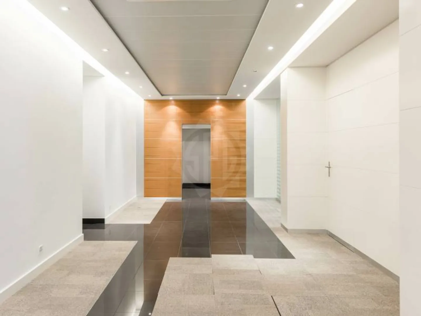 Spazio ufficio ristrutturato a Ginevra - Foto 2 di 9