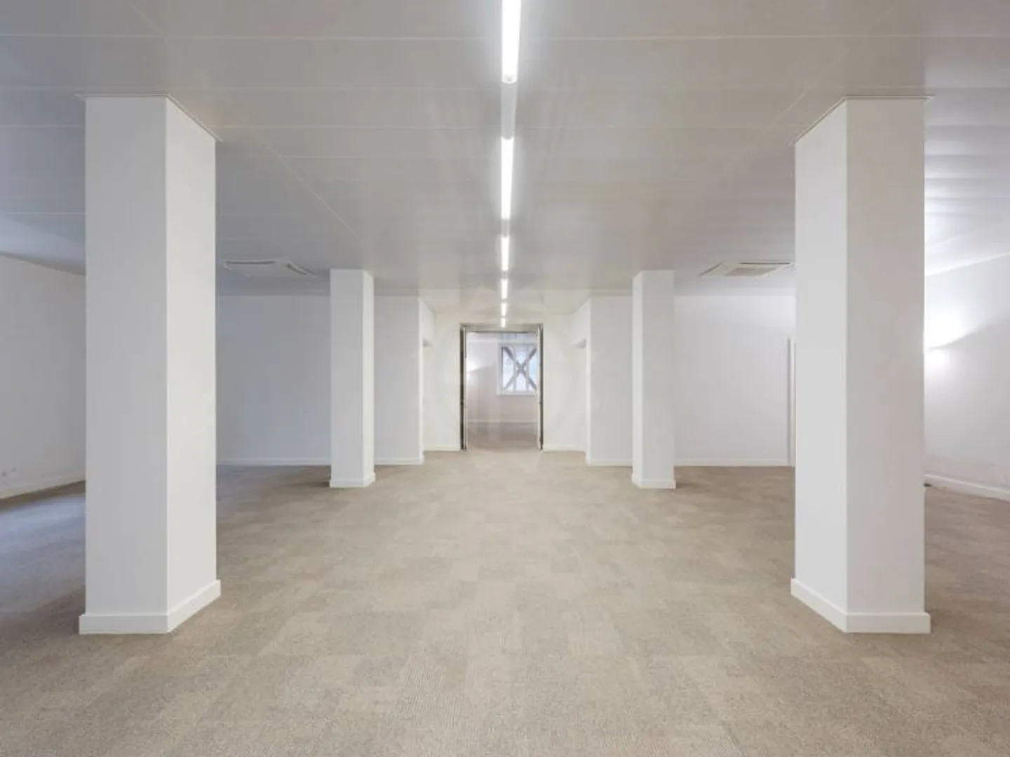 Spazio ufficio ristrutturato a Ginevra - Foto 3 di 9