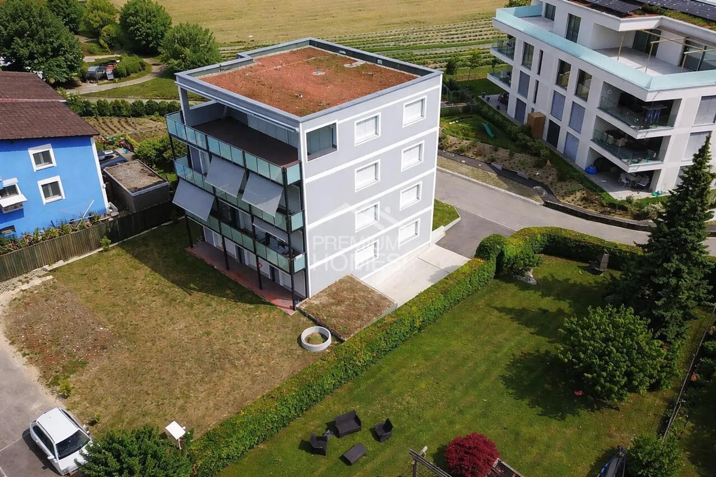 Moderna casa plurifamiliare a Studen - Foto 1 di 10