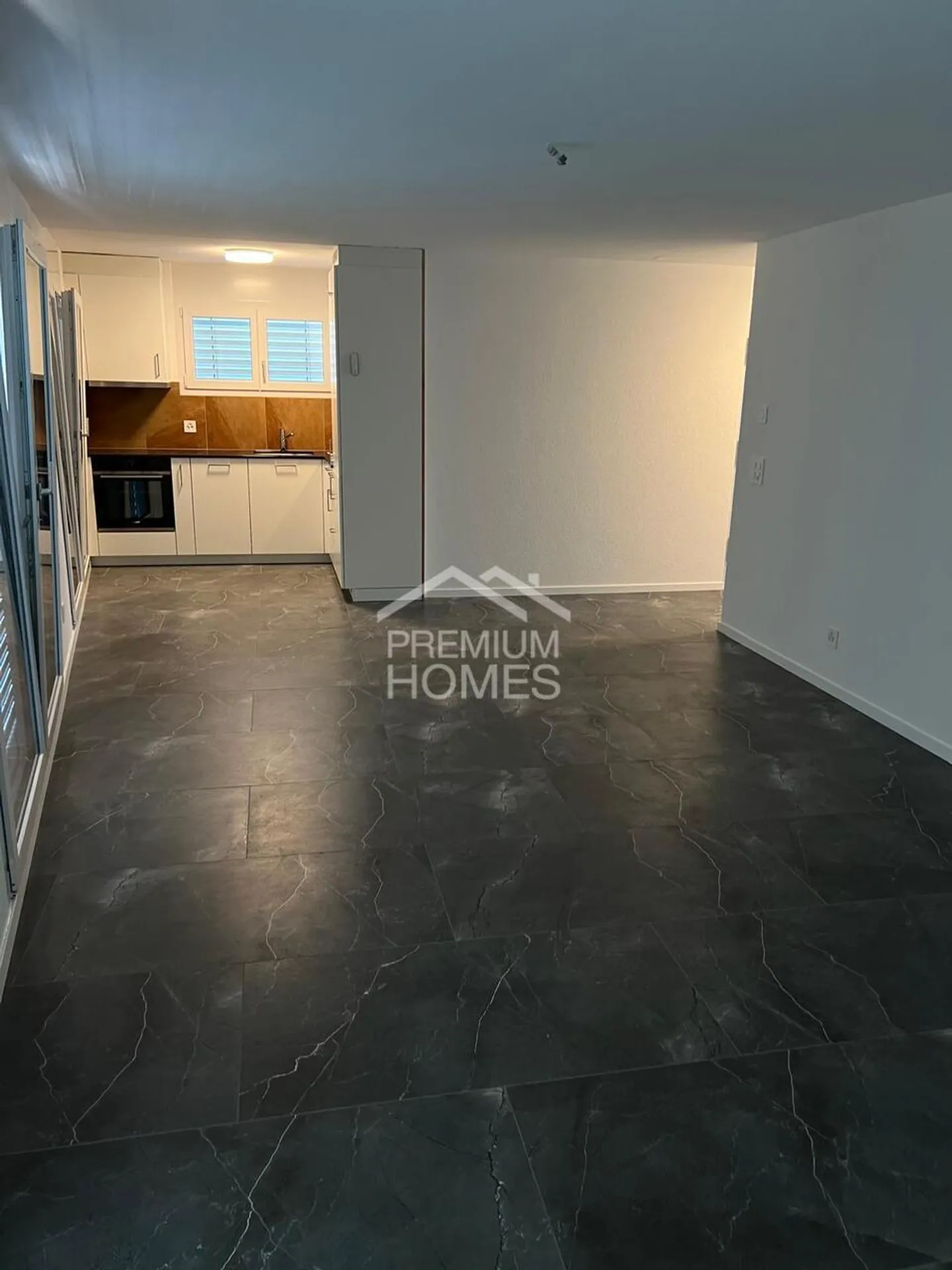 Moderna casa plurifamiliare a Studen - Foto 4 di 10