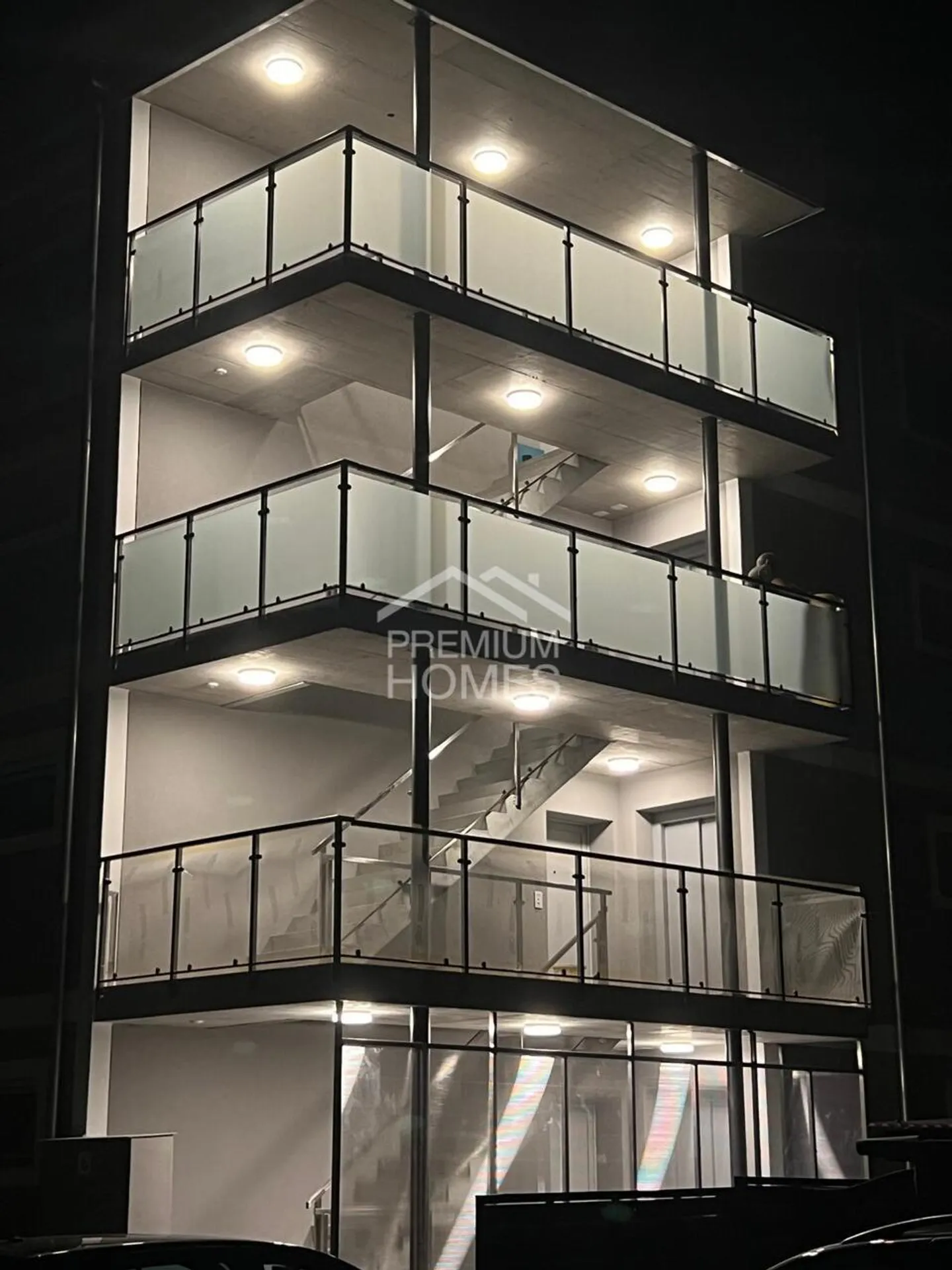 Moderna casa plurifamiliare a Studen - Foto 9 di 10