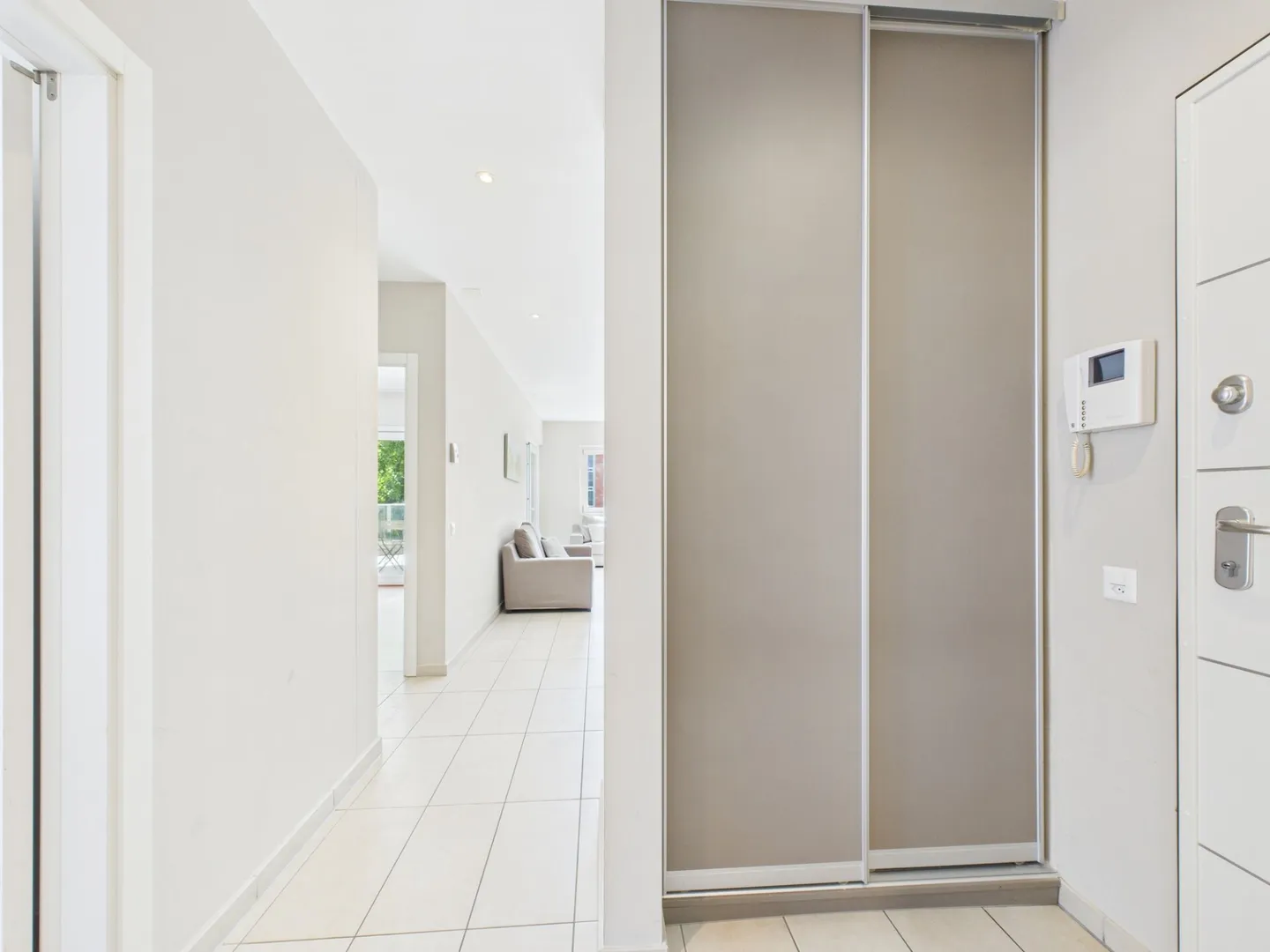Ottimo investimento affitti brevi - Elegante appartamento 3.5 locali con doppi servizi - Foto 11 di 18