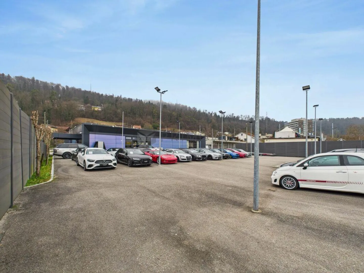 Modern Car Dealership in Prime Location with Approved Business Park Project - Photo 5 of 13