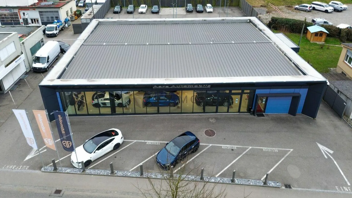 Modern Car Dealership in Prime Location with Approved Business Park Project - Photo 6 of 13