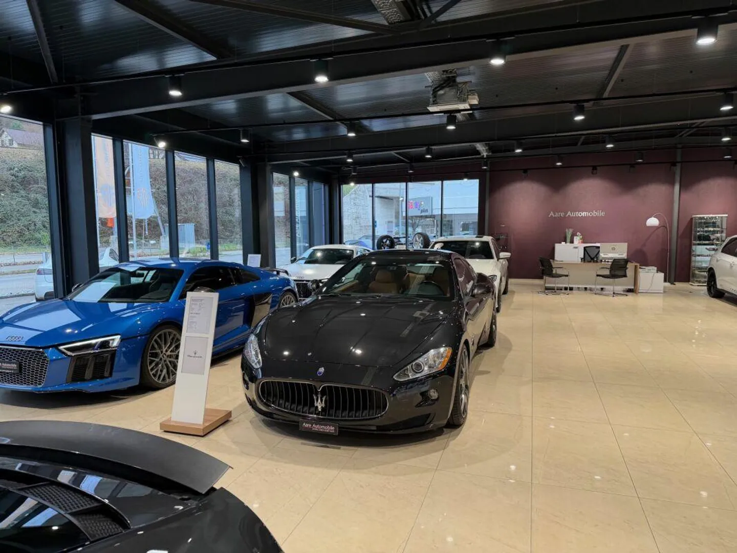 Modern Car Dealership in Prime Location with Approved Business Park Project - Photo 12 of 13