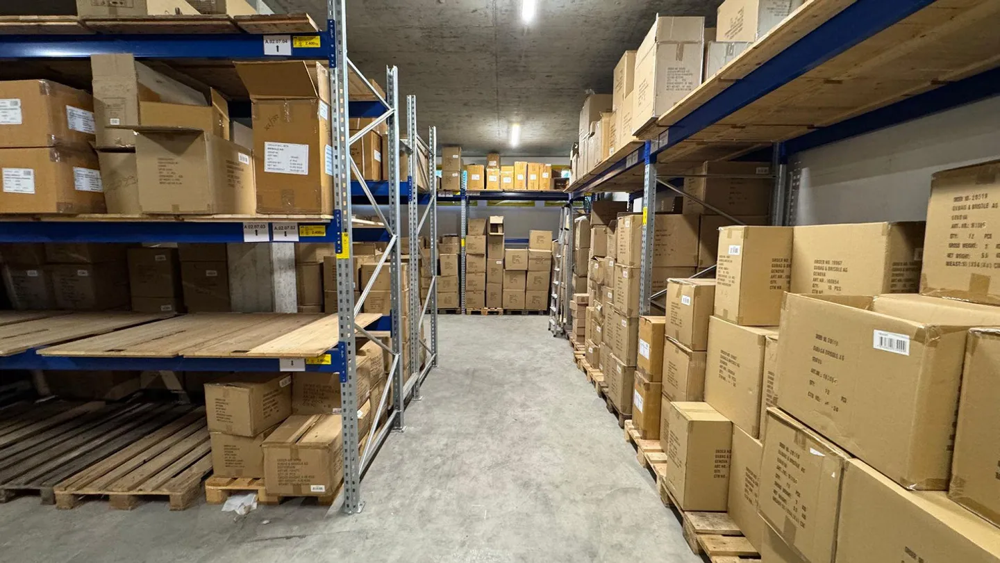 Spazio di stoccaggio pratico nella zona industriale di Burgdorf - Foto 11 di 22