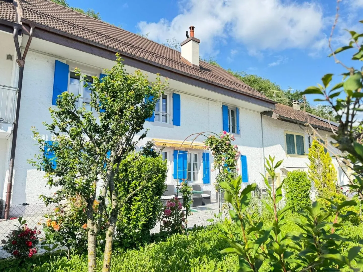 Eclépens - Semi-detached house with 8.5 rooms - Photo 2 of 10