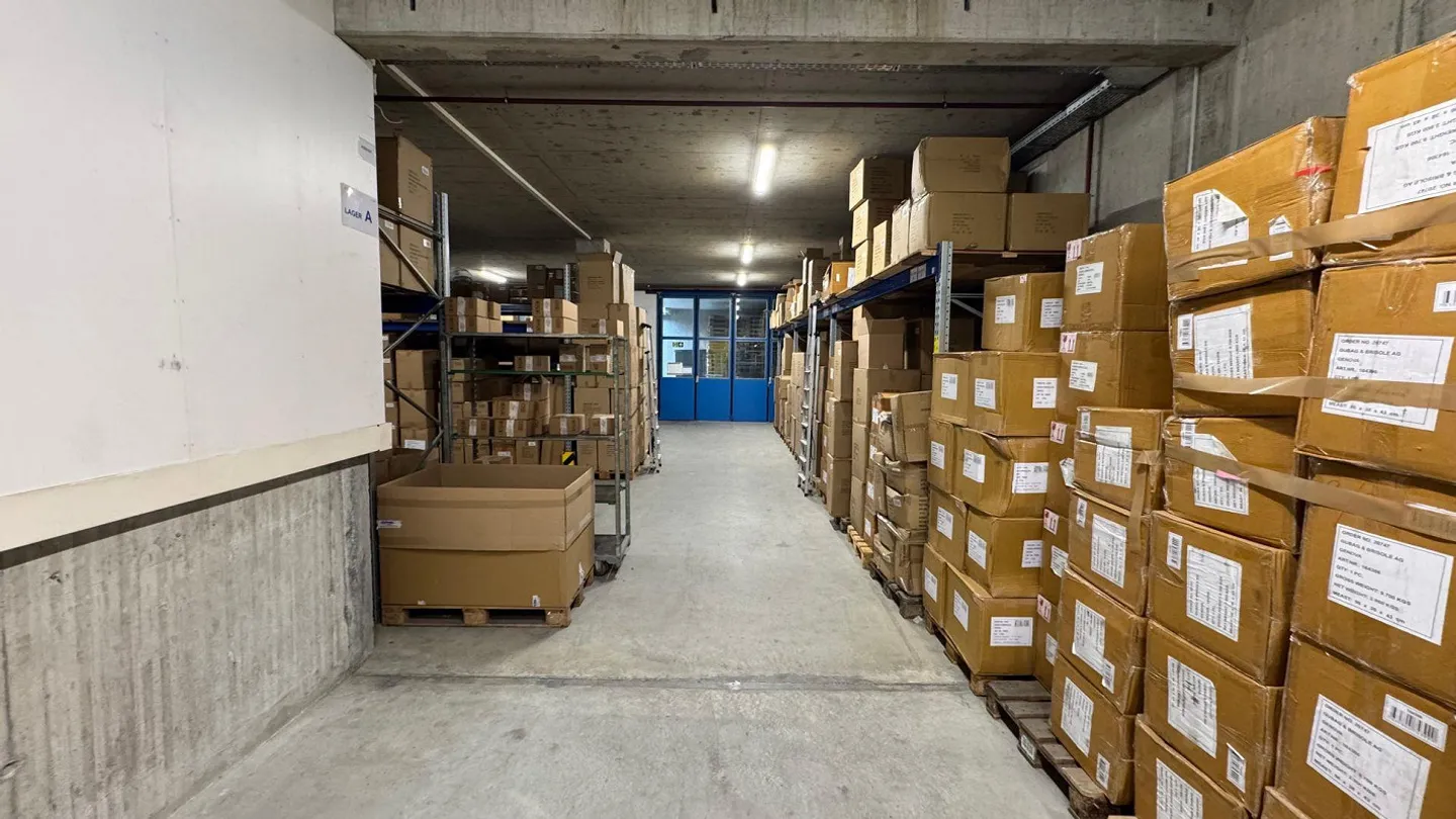 Spazio di stoccaggio pratico nella zona industriale di Burgdorf - Foto 5 di 22