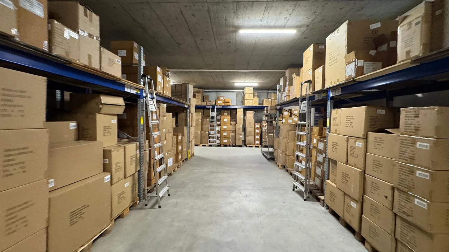 Spazio di stoccaggio pratico nella zona industriale di Burgdorf - Foto 8 di 22