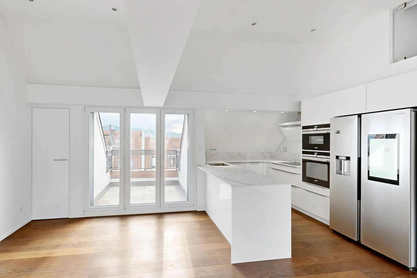 Your Dream Home - Stylish Attic Apartment with Character - Photo 2 of 11