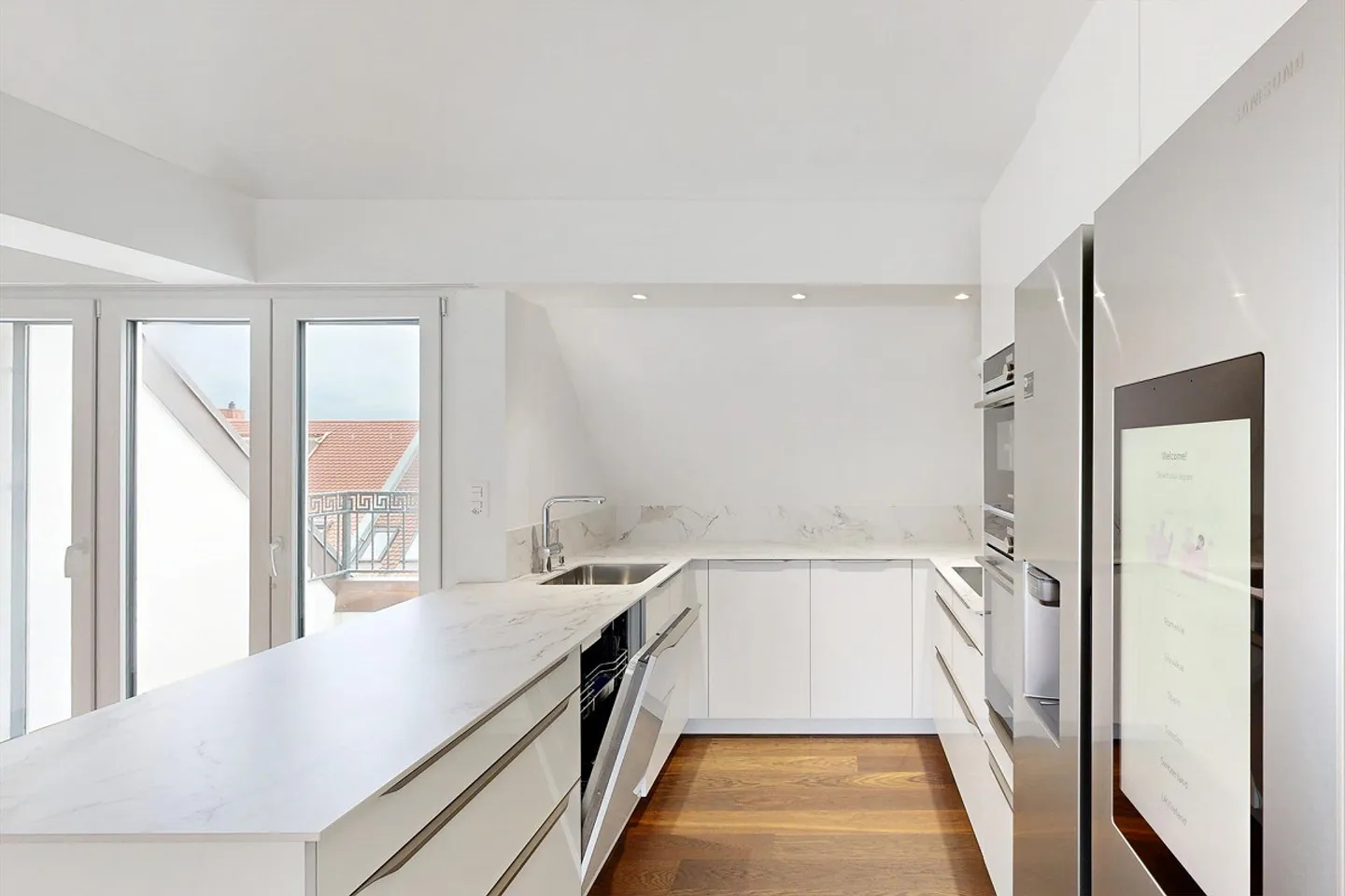 Your Dream Home - Stylish Attic Apartment with Character - Photo 4 of 11