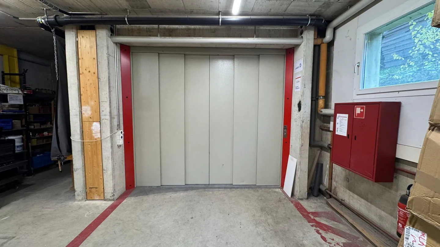 Spazio di stoccaggio pratico nella zona industriale di Burgdorf - Foto 19 di 22