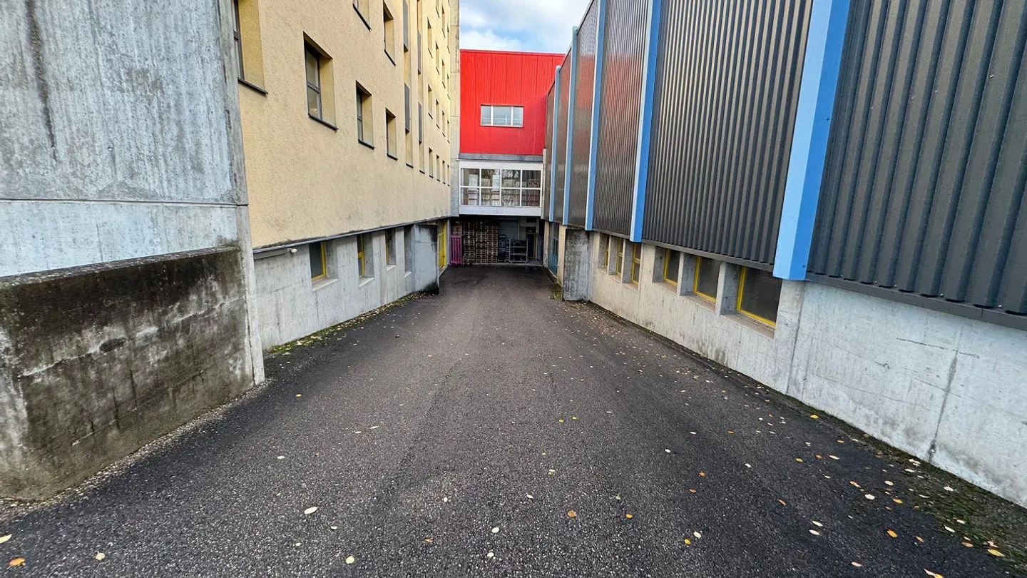 Spazio di stoccaggio pratico nella zona industriale di Burgdorf - Foto 20 di 22