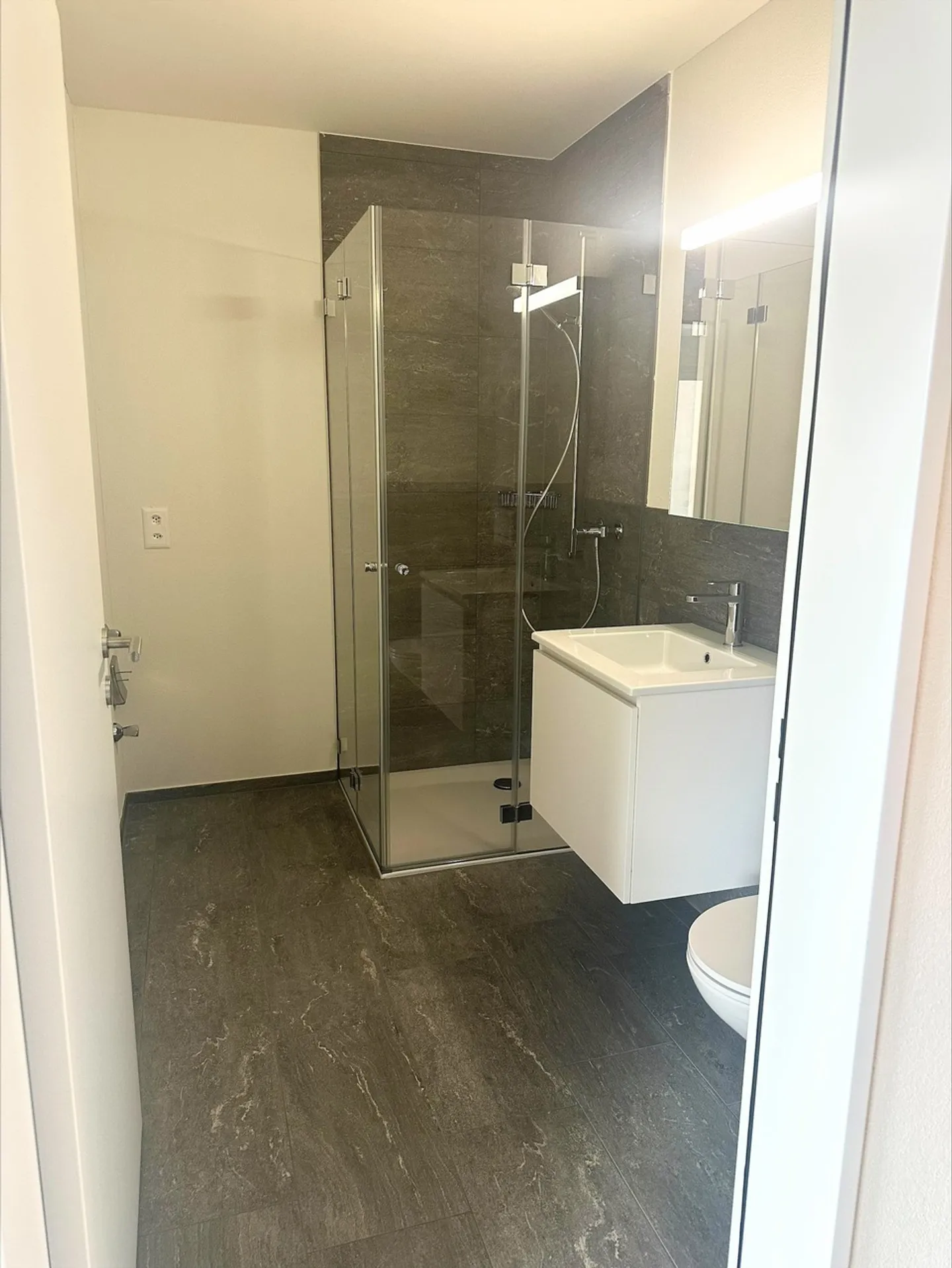 Dream Home in Weggis with a View: 2.5 Room Apartment on the 3rd Floor - Photo 4 of 4