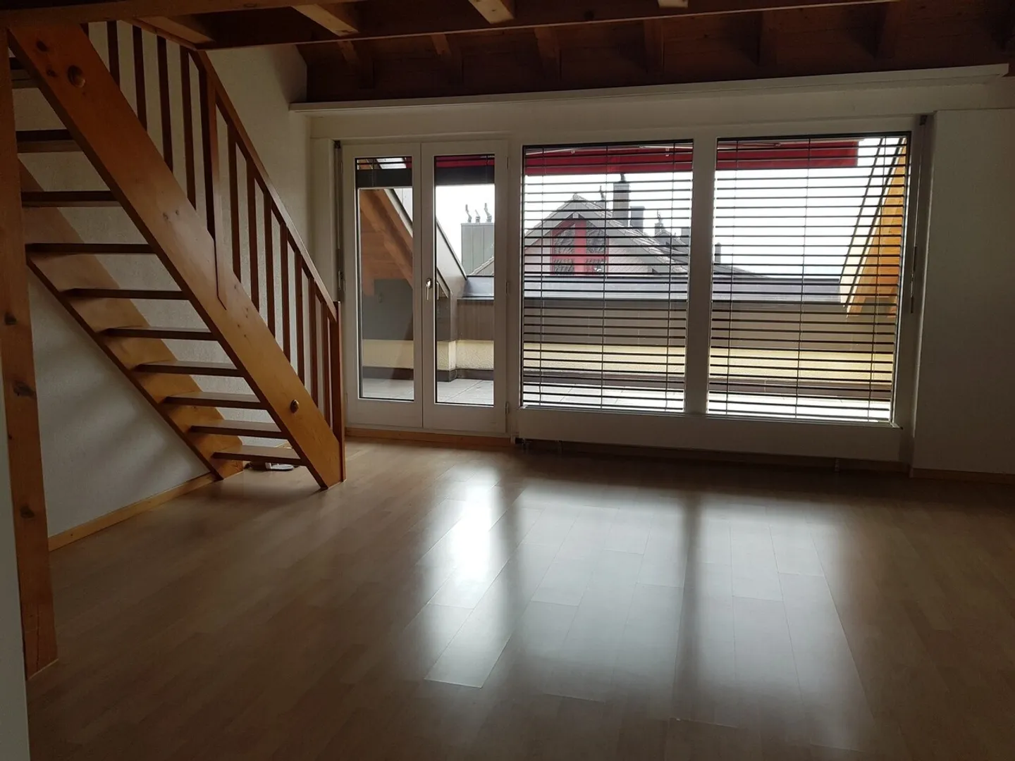 INS - Appartamento di 3,5 stanze in affitto - Foto 1 di 13