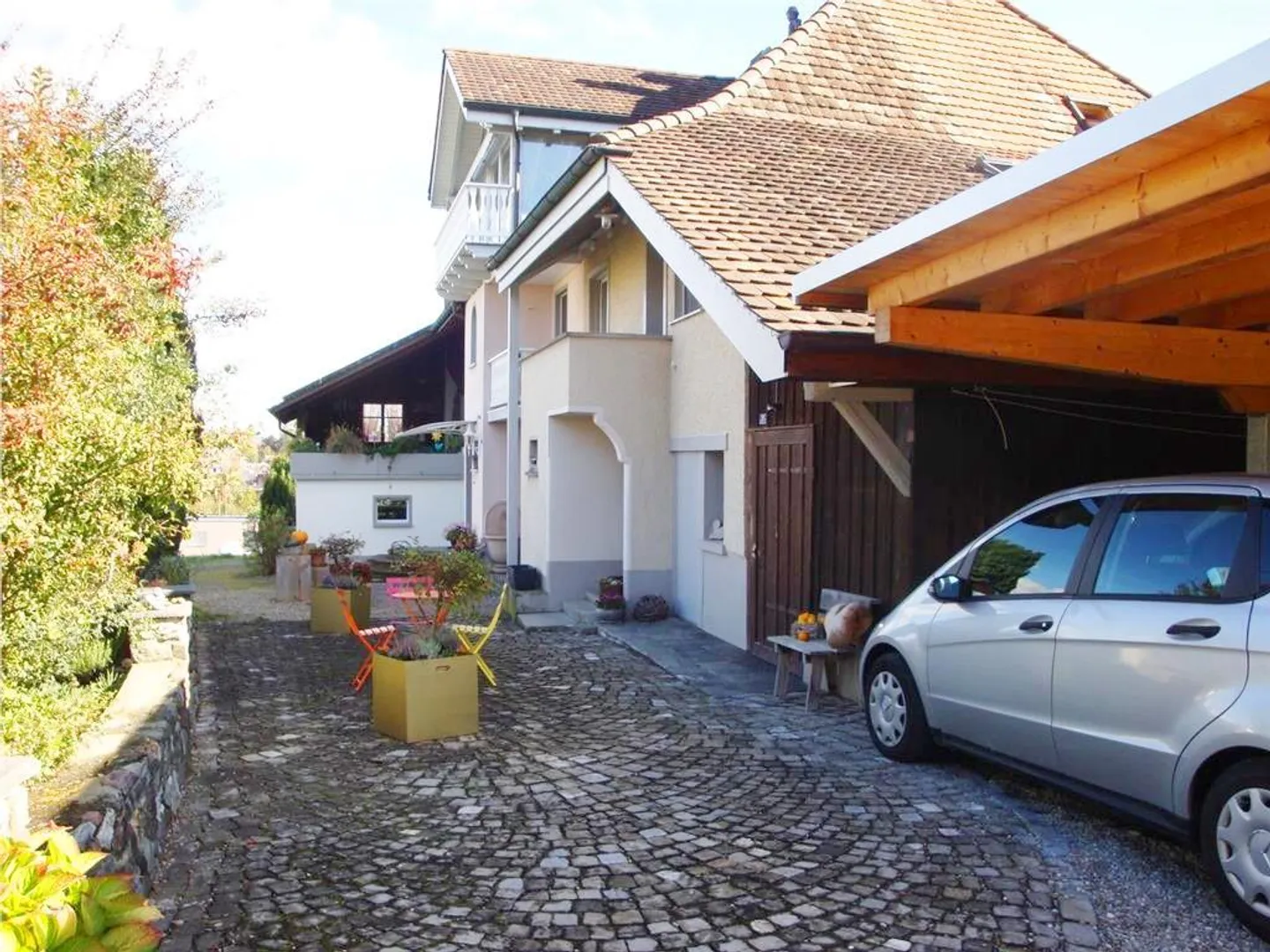 Charmantes Familienhaus mit Garten - Foto 1 von 10