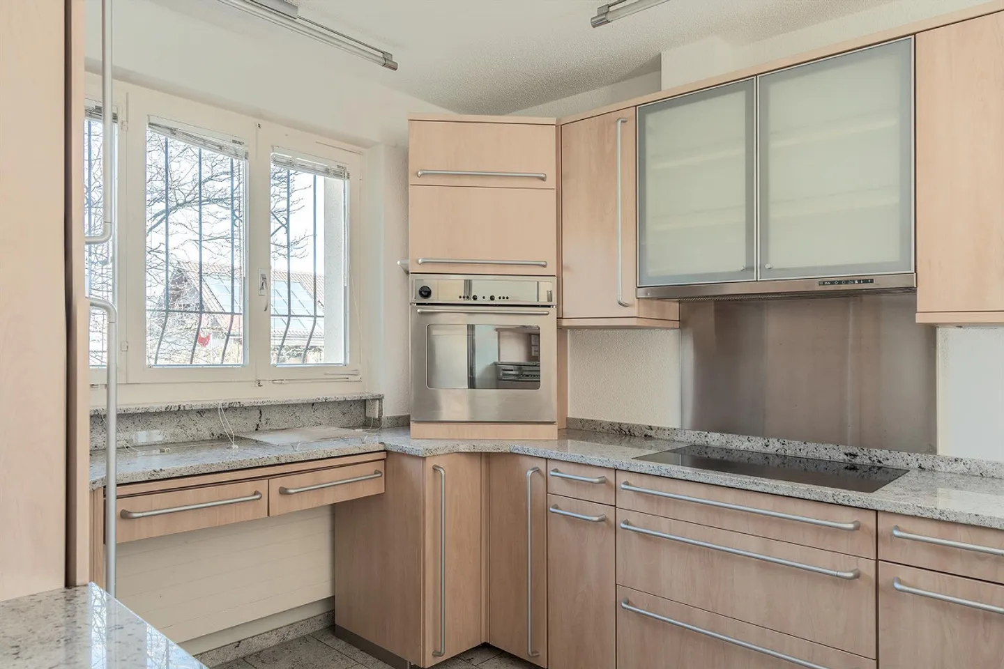 Charming Family Home with Garden - Photo 3 of 11