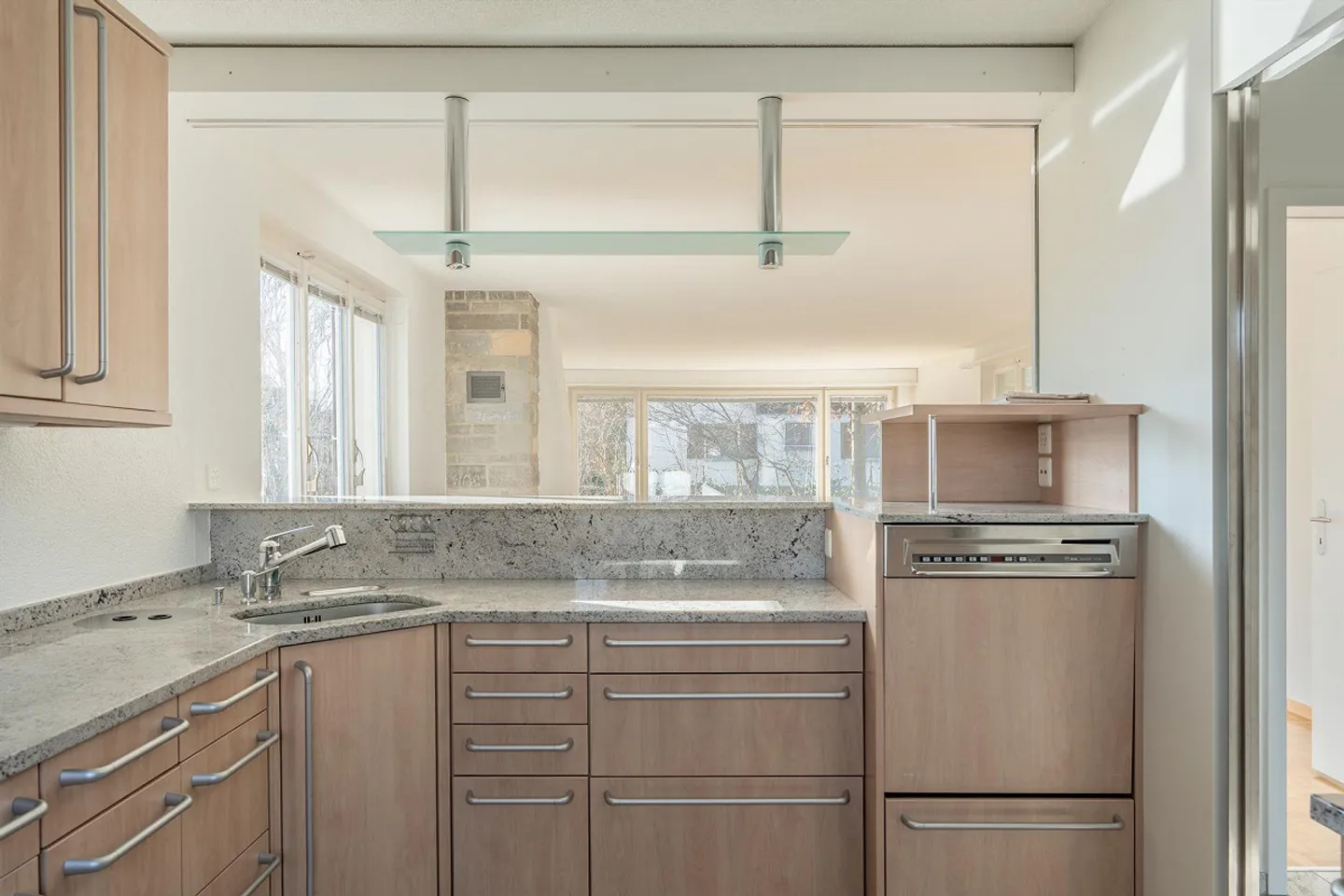 Charming Family Home with Garden - Photo 4 of 11