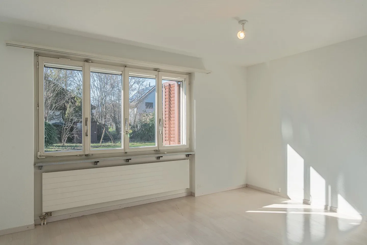 Charming Family Home with Garden - Photo 7 of 11