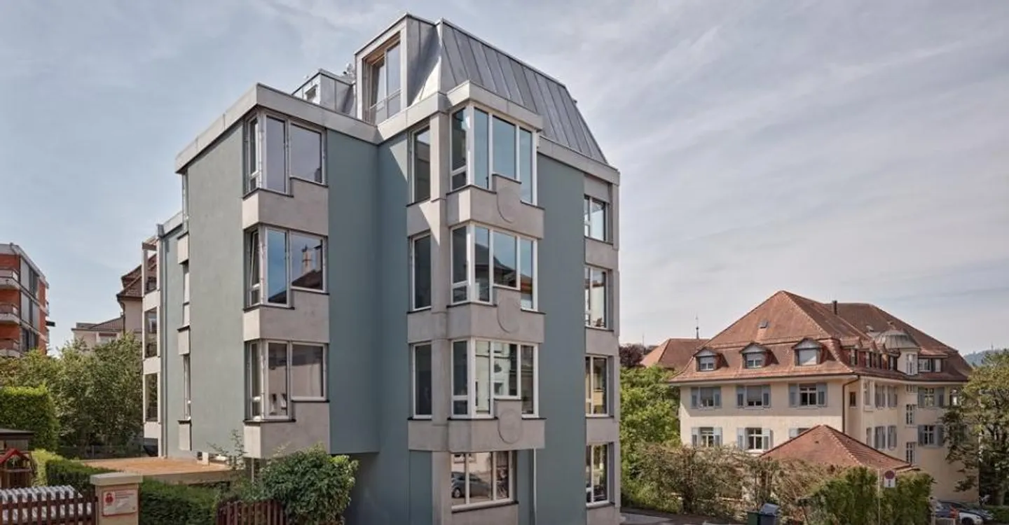 Appartement en attique de 3,5 pièces à Zurich à louer dans un bel emplacement - Photo 1 sur 9