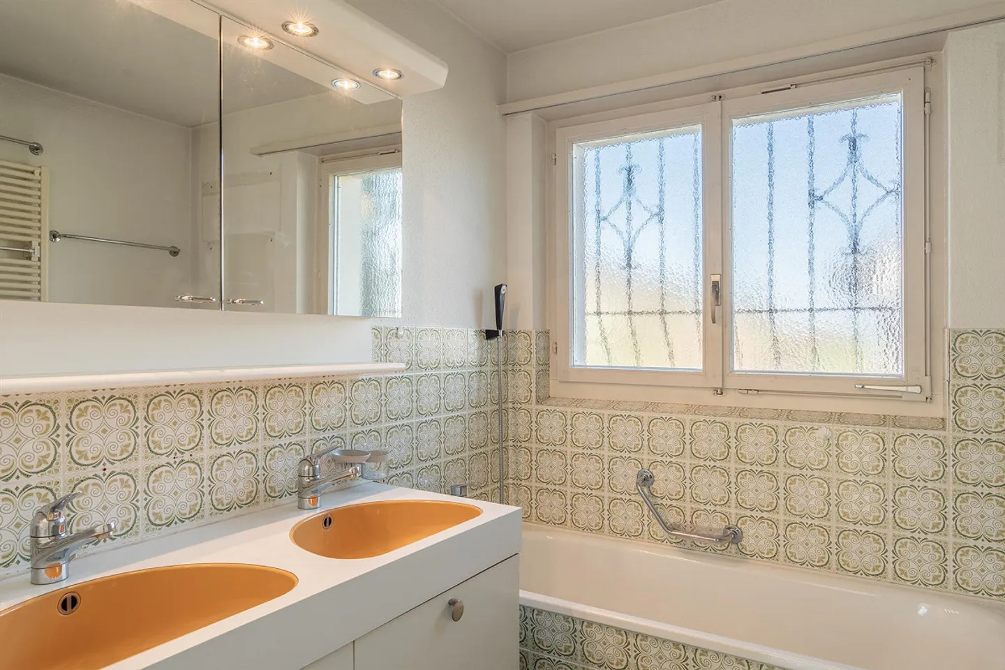 Charming Family Home with Garden - Photo 9 of 11