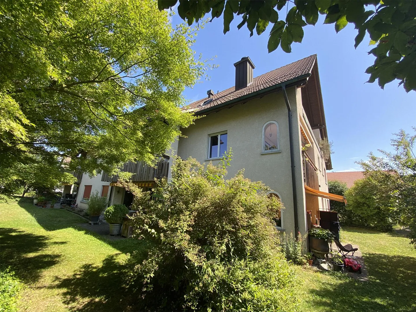 Charmante Dachwohnung in Neftenbach - Foto 1 von 15