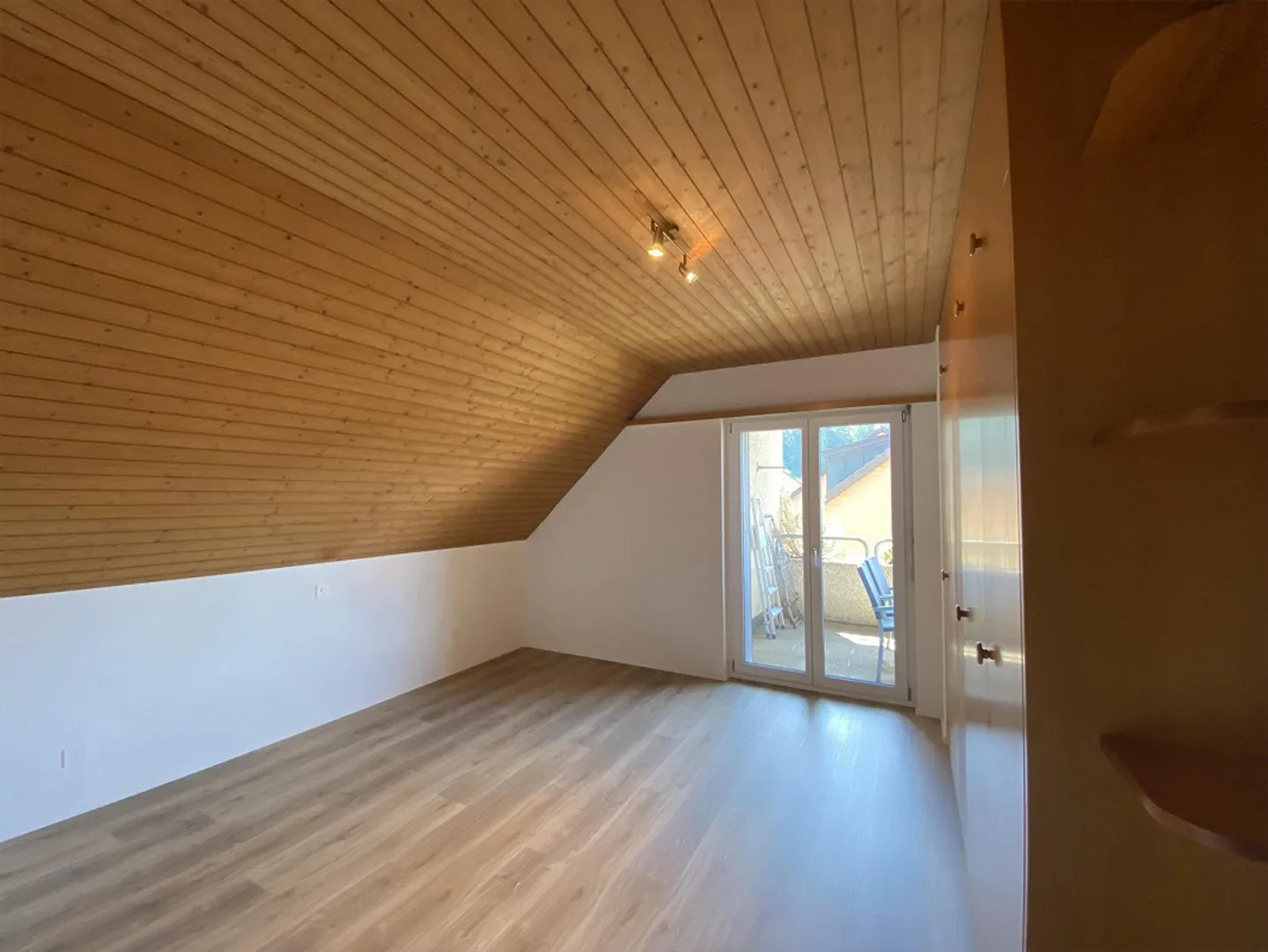 Charmante Dachwohnung in Neftenbach - Foto 8 von 15